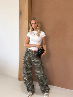 Baggy camo jeans