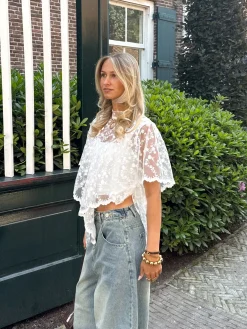 Bella Lace Top wit