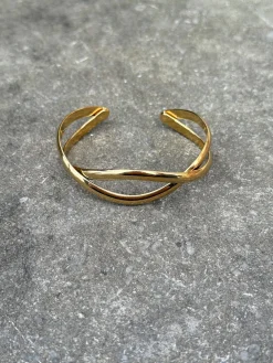 Golden twist armband