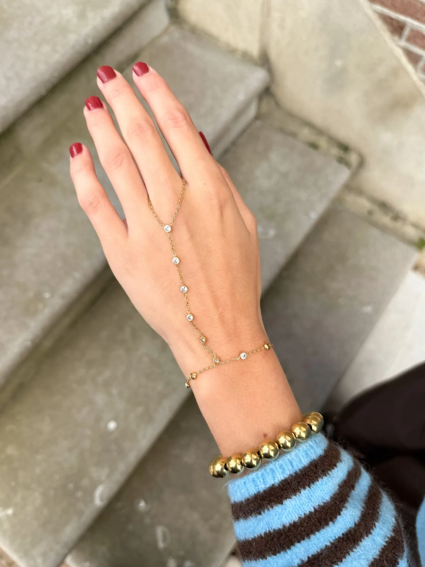 Goudkleurige handketting diamant