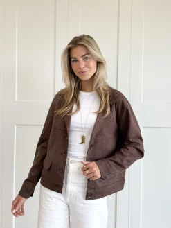 Jas Suze bruin