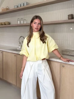 Jess blouse butter yellow