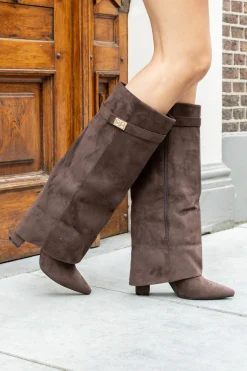 Laars Zara bruin