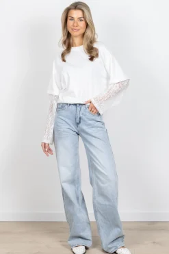 Lace sleeve shirt wit