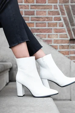 One more white croco - MAAT 36 & 37