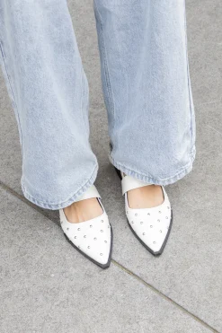 Puntige loafers studs wit