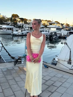 Satin dress Liva geel
