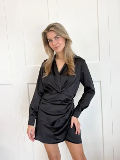 Satin dress Noa zwart