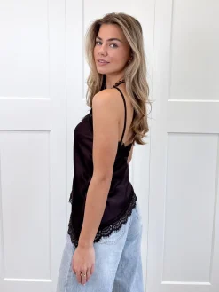 Top Olivia bruin