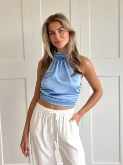 Top Scarlet Light blue