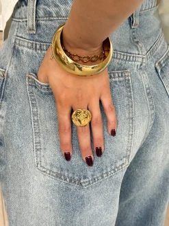 Vicky ring