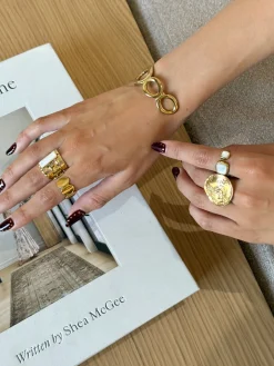 Vivi ring